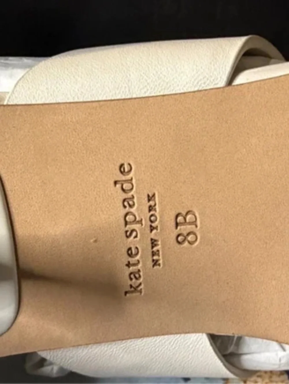 NIB Kate Spade Cream Leather Spade Flower Kitten Heel Sandals - Size 8